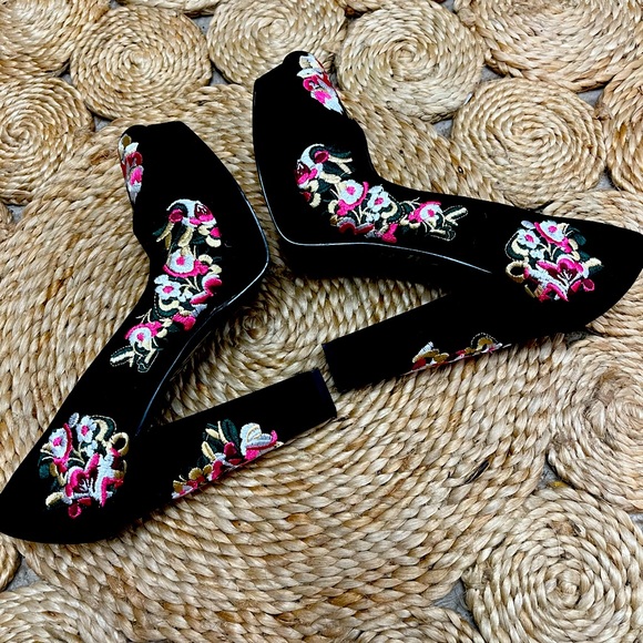 Shoes - Picture 3 of 3